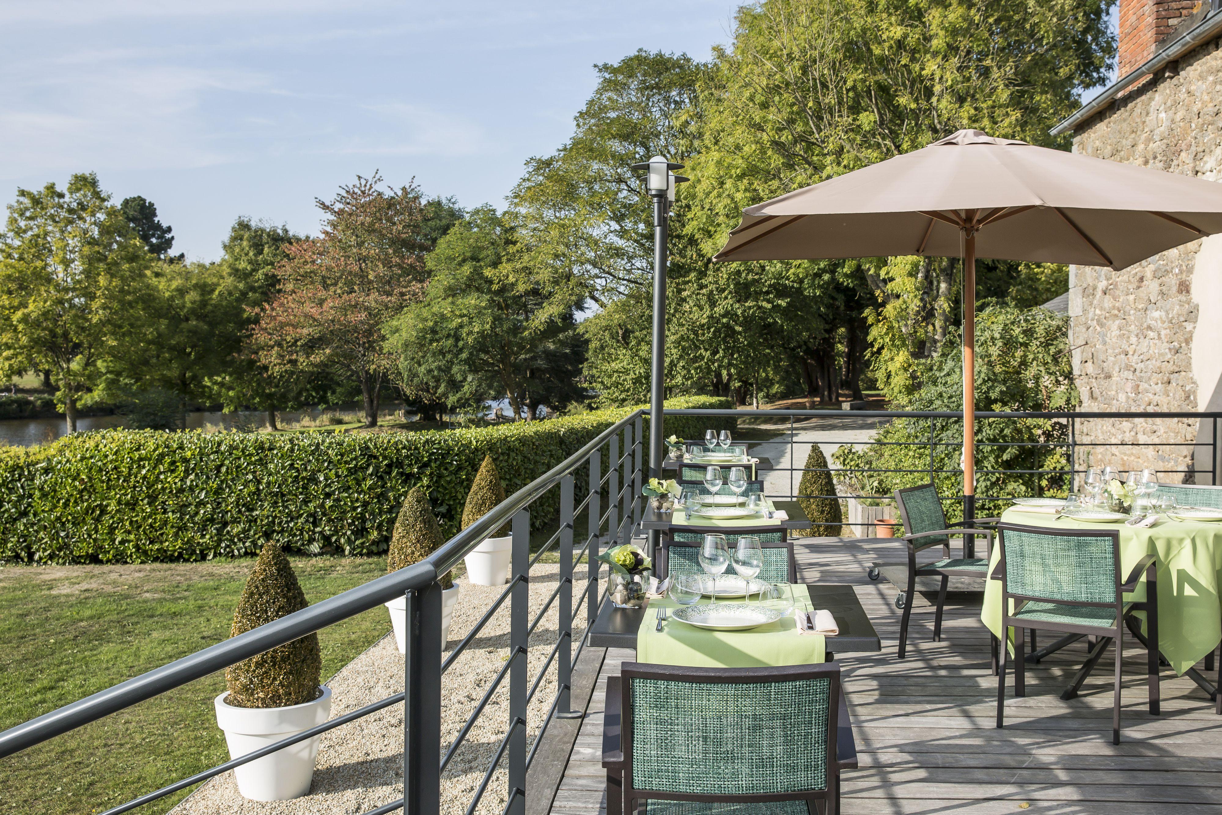 Hotel De L'Abbaye Le Tronchet  Екстериор снимка