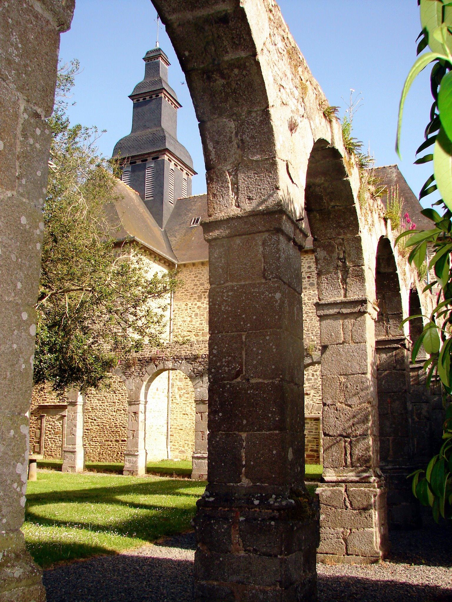 Hotel De L'Abbaye Le Tronchet  Екстериор снимка